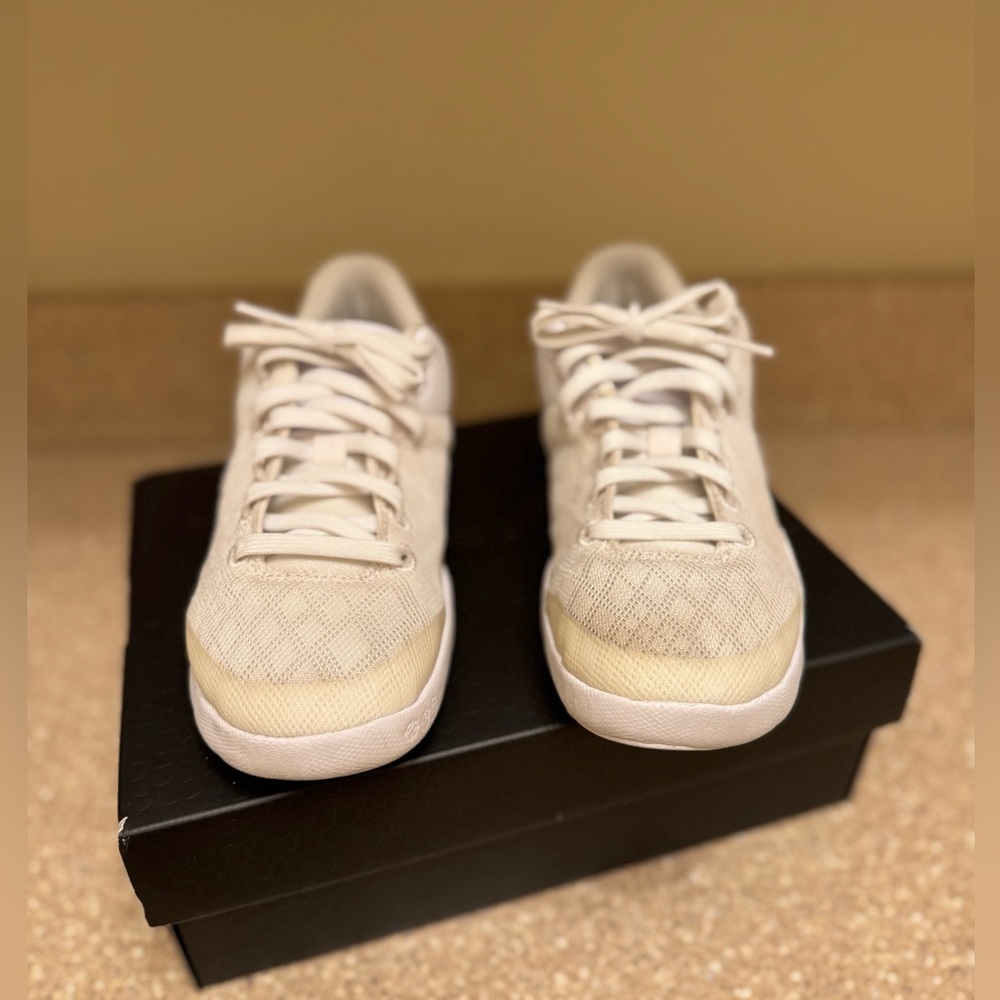 Nike/KOBE 8 PROTRO PS- Color: Triple White